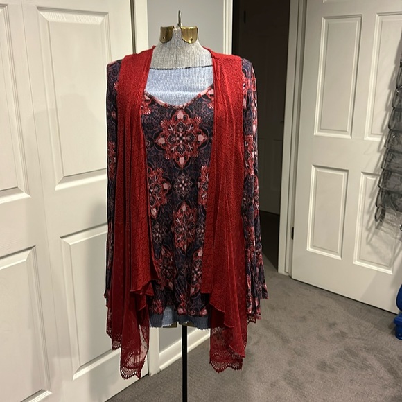 2 piece set, blouse and vest - Picture 1 of 5